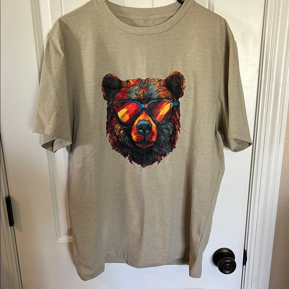 Graphic Bear T-Shirt in Tan
